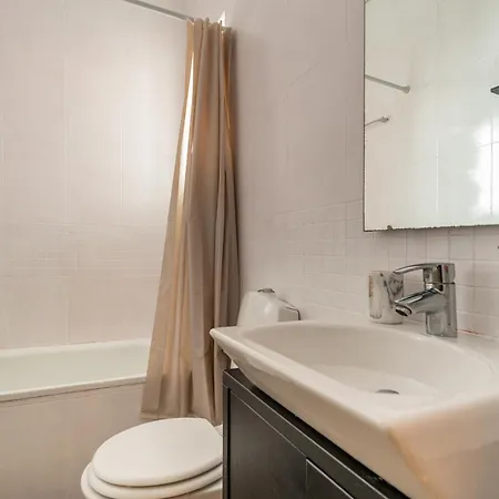 Relaxed, Homely Flat In Penha De Franca * Lisboa