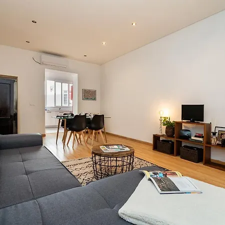Relaxed, Homely Flat In Penha De Franca * Lisboa