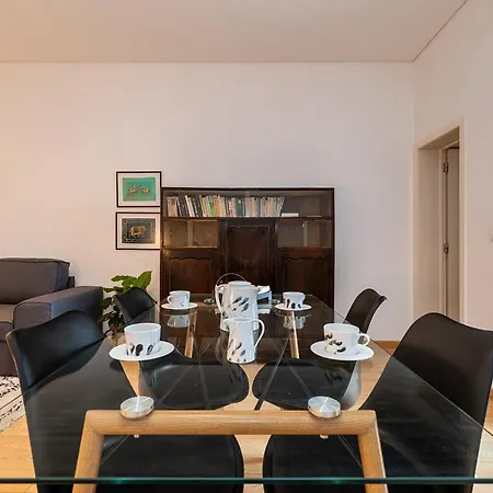 Relaxed, Homely Flat In Penha De Franca Апартаменты *