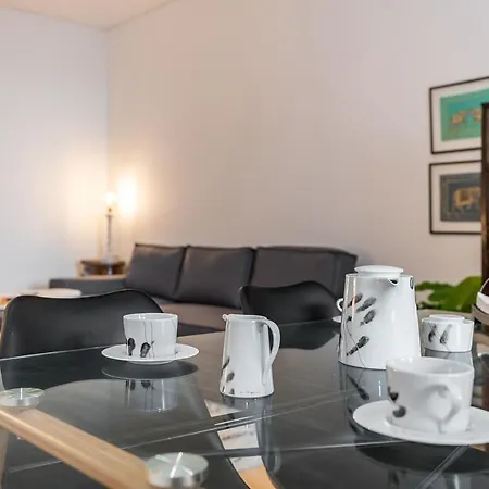 Relaxed, Homely Flat In Penha De Franca 아파트